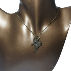 Orora Fairycore Çiçek Figürlü Antik Sarı-Bronz Renk Kolye